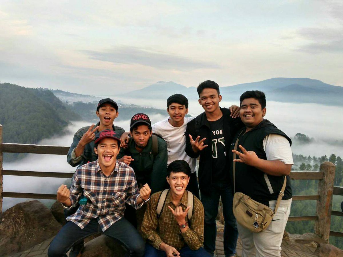 Muchyusuff's tweet photo. Bandung enak kali ya ademm https://t.co/xukv69FY8H