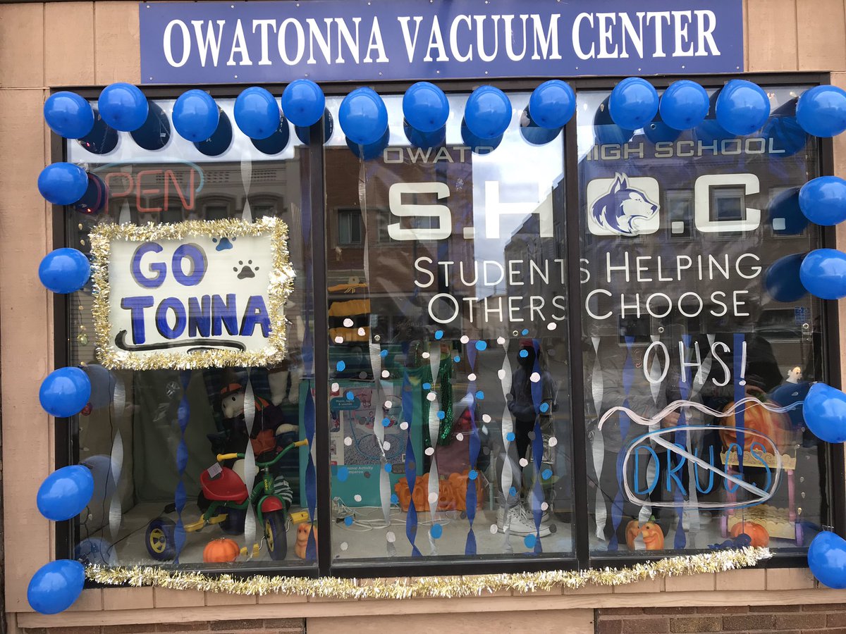 ohsshoc's tweet photo. SHOC members worked hard to make our store look great! Excited to promote a safe and drug free homecoming! #ohsshoc #homecoming2020 https://t.co/Gf4Pbly37f