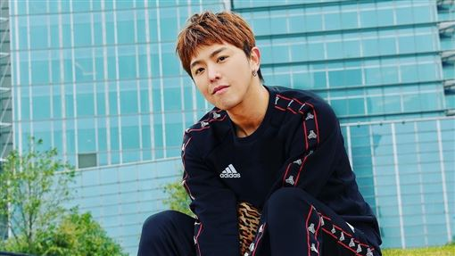FILMemesTW's tweet photo. BREAKING NEWS
Taiwanese actor Huang Hung-Sheng #黃鴻升, known for drama #KOONE #終極一班 and his variety show #100percentEntertainment #娛樂百分百 was found dead at 36.
His cause of death is yet to be announced by his agent.
1983~2020 RIP https://t.co/sFK3f5y80O
