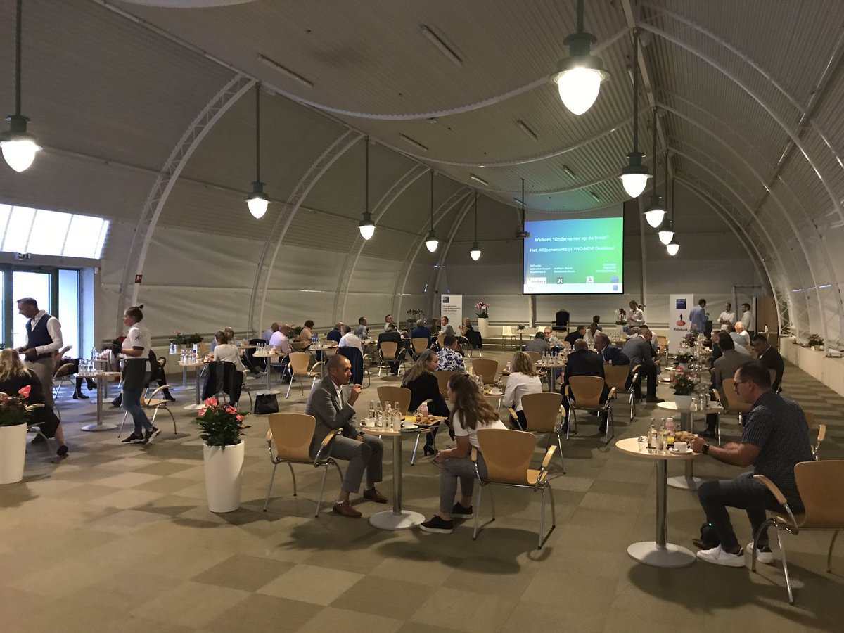 Eerst ondernemer op de troon! Iwan van der Knaap van <a href="/AnthuraBV/">Anthura</a> <a href="/VNONCWWest/">VNO-NCW West</a> #mo2020 #vnoncwwest #coronaproofnetwerken