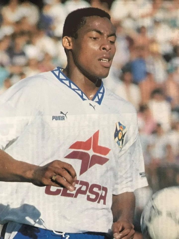 Nostalgia Futbolera ® Twitter પર: "Percy Olivares. C.D. Tenerife (1993/95) https://t.co/SWTwHbptVc" / Twitter
