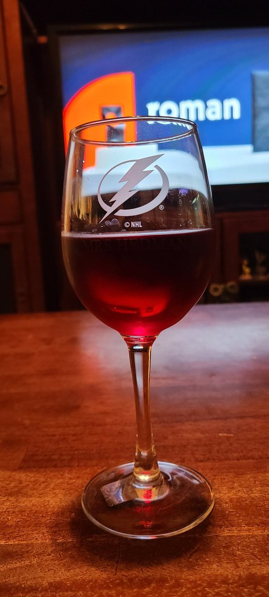 arahsan629's tweet photo. Need some liquid courage to get through this 3rd period #GoBolts #MakeThemGo #TBLvsNYI πβ‘πβ‘ https://t.co/60b2ci5aa6