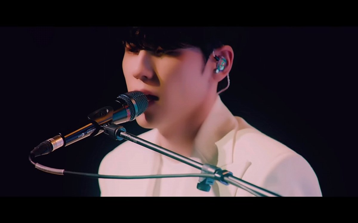 WonpilChile's tweet photo. [ SCREEN | 20.09.15 ] Capturas de #Wonpil en el Live Clip de “Thanks To” subido hoy a YouTube.

Cr. Day6

#DAY6 #데이식스 #원필 #The_Book_of_Us_Gluon #The_Book_of_Us #Gluon  #Even_of_Day 🔮 https://t.co/PFk2NpS7eQ