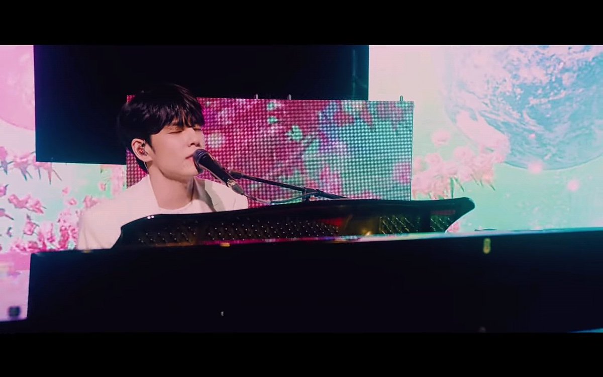 WonpilChile's tweet photo. [ SCREEN | 20.09.15 ] Capturas de #Wonpil en el Live Clip de “Thanks To” subido hoy a YouTube.

Cr. Day6

#DAY6 #데이식스 #원필 #The_Book_of_Us_Gluon #The_Book_of_Us #Gluon  #Even_of_Day 🔮 https://t.co/PFk2NpS7eQ