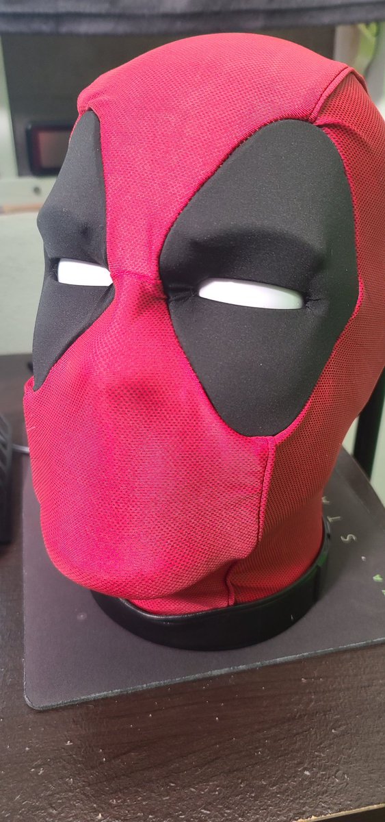 ElMafiosoGamer's tweet photo. Les presento a mi nuevo amigo y animador de los lives 🔥🔥🔥 #DeadpoolsHead #Deadpool pendientes que tendremos 2 videos en Youtube uno sera Unboxing otro sera hablando de las cosas q podemos hacer con el https://t.co/QJ1lSrUxM0