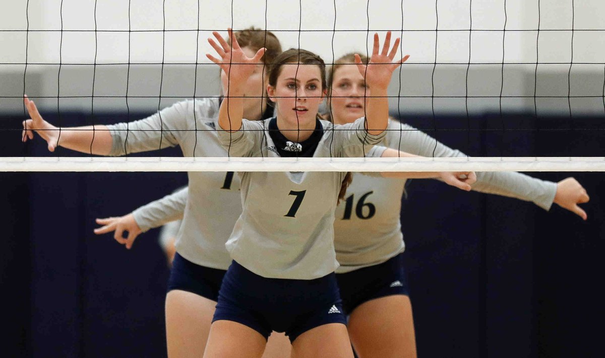 JFoch's tweet photo. 📷: .@MagnoliaVBALL sweeps .@lakecreekvb in season opener, from @TaterConroe. (📷: @JFoch) https://t.co/kEfqp6DGH3 https://t.co/mzoEdrDuW6