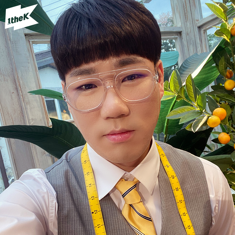 사랑노래 가장 먼저 들려주러 찾아온 두 사람🎶
The BLANK Shop 윤석철 X 데이식스 원필의 '사랑노래' 라이브💞 앨범이 나오는 내일! 원더케이 #스페셜클립 에서 만나요👋 
#DAY6 #데이식스 #원필 #TheBLANKShop #윤석철 <a href="/day6official/">DAY6</a> <a href="/SCJAZZY/">윤석철</a>