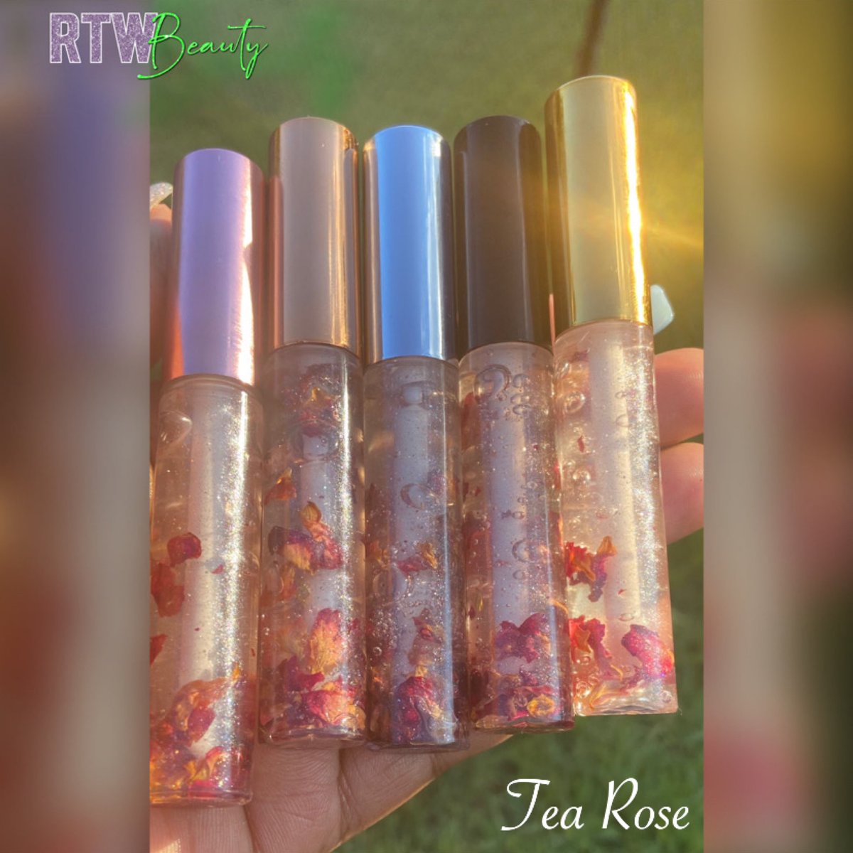 beauty_rtw's tweet photo. Trying to grow social media presence and increase sells. RTW Beauty is a black owned small business that’s dedicated to creating moisturizing beauty products. We’re based in the heart of Memphis, TN provide shipping across USA.
 #SmallBusinesses #lipglossbusiness  #BlackOwned https://t.co/9poV4dIKYT