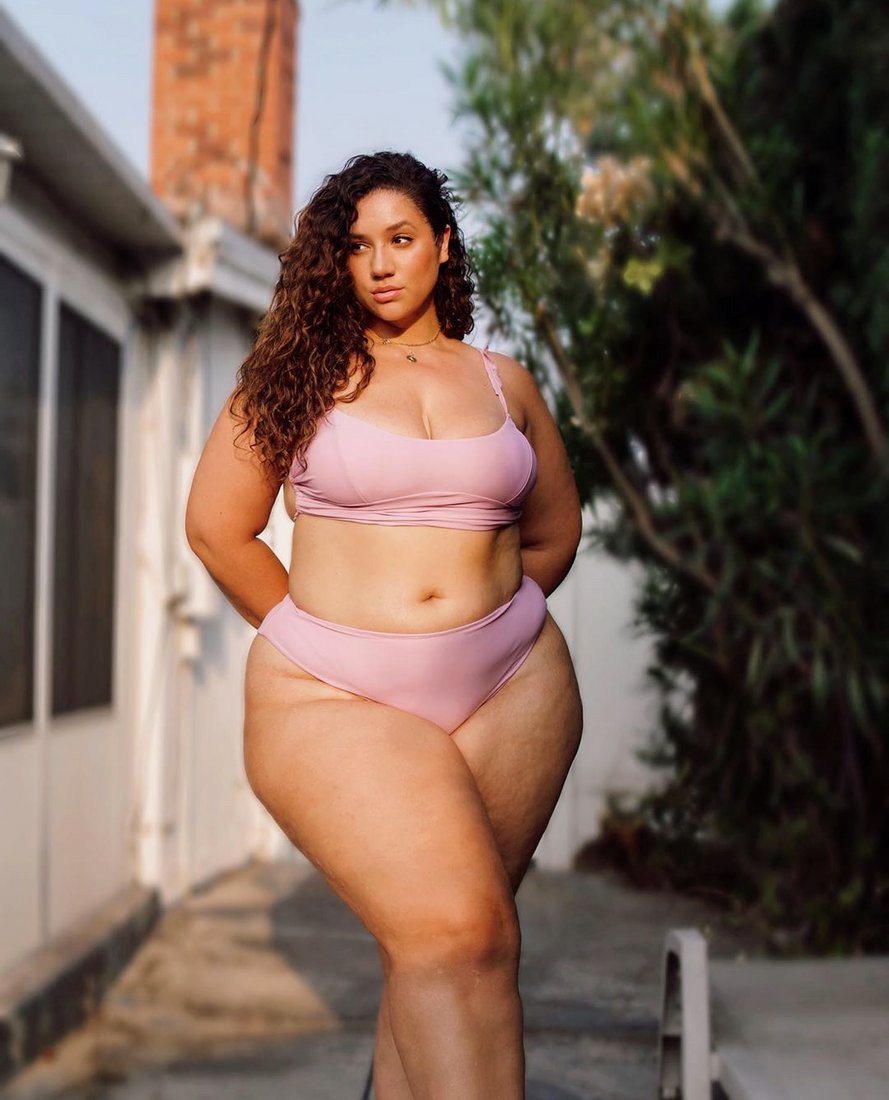 Curvage.org on X: Post in Erica Lauren