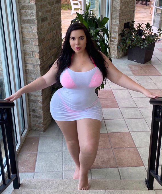 Wanna take a dip ?💦 https://t.co/rdQBukKmqB