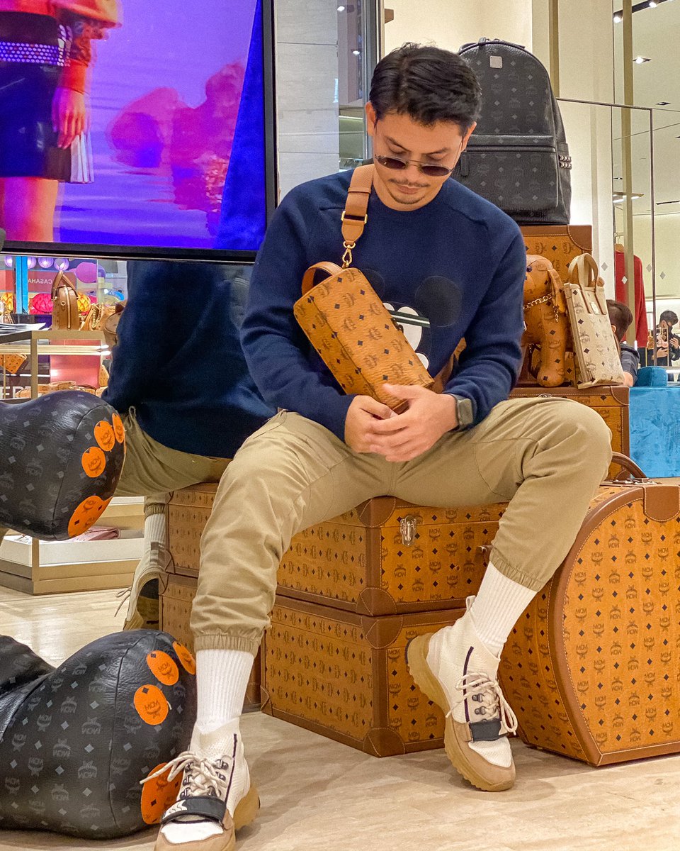 IzzueIslam's tweet photo. Take chances, make mistakes. That’s how you grow. Pain nourishes your courage. You have to fail in order to practice being brave 💪

Celebrating Life With MCM 🪐
#MCM #MCMKL #MCMMalaysia https://t.co/A5H2WHNPzU