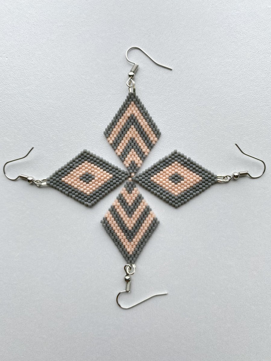 kenziem907's tweet photo. Hello!! I just started a beaded earring business and I would love it if you guys checked me out on Instagram or Facebook!😊 @ tiny.turtle.creations https://t.co/ilzFb7YvJ3
