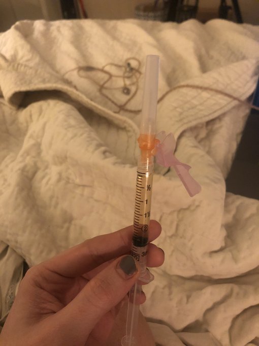 Syringe + tequila  + lime  + salt  = salt crusted tequila-filled lime https://t.co/lxn4fTl2YR