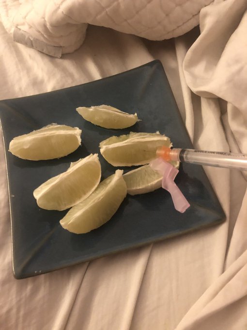 Syringe + tequila  + lime  + salt  = salt crusted tequila-filled lime https://t.co/lxn4fTl2YR