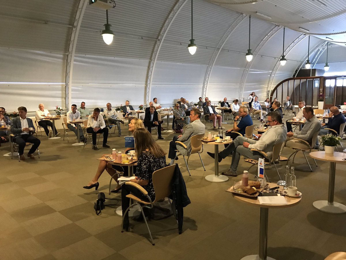 Lagerhuisdebat bij <a href="/VNONCWOostland/">VNO-NCW Oostland</a> <a href="/AnthuraBV/">Anthura</a> met wethouders <a href="/ArendsKathy/">Kathy Arends</a> en <a href="/IlonaJense/">Ilona Jense</a> in de jury en <a href="/corvanderwel/">Cor van der Wel</a> als dagvoorzitter #mo2020 <a href="/VNONCWWest/">VNO-NCW West</a>