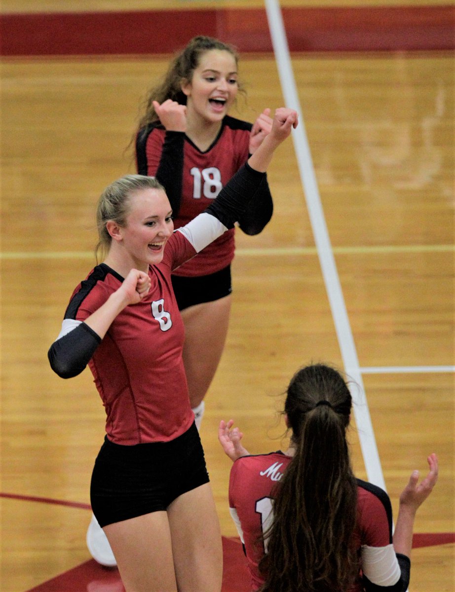 dreamarlowe85's tweet photo. McCracken County moves to 3-0 with a three-set win over Graves County tonight at Strawberry Hills Pharmacy Arena. https://t.co/MYBWCto4TE