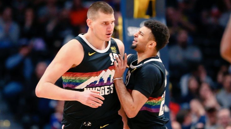 NuggetsFra's tweet image. Nikola Jokić, 25 ans.
16 PTS | 22 RBS | 13 AST | 2 STL | 3 BLK

Jamal Murray, 23 ans.
40 PTS | 4 RBS | 5 AST

Game 7.

Longue vie aux Denver Nuggets ❤️