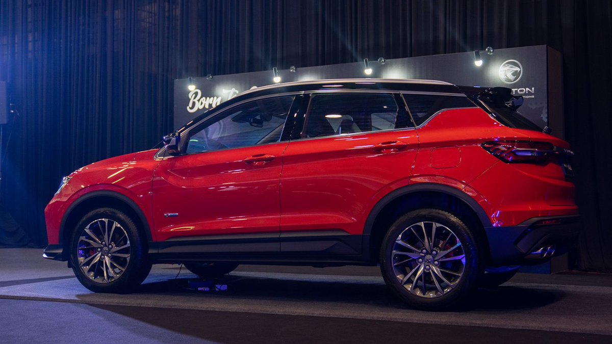 acaiijawa's tweet photo. Proton X50 soft launch semalam memang better than expected. Worth the wait bagi yang menunggu lama.

X50 ni killer B Segments (HRV, CX3, CHR, Seltos, Captur, 2008, XV dll) sebab harganya yang sangat kompetitif vs features ditawarkan.

Harga RM75.8k hingga RM103.8k. Game changer! https://t.co/F3ubrqzNIB