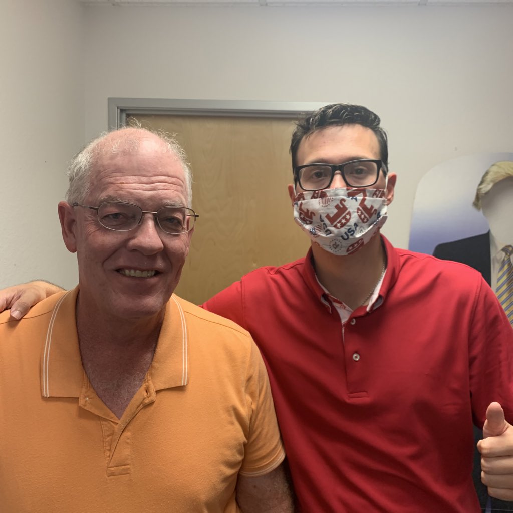 Christ0pherAZ's tweet image. Had a great time speaking to LD30 tonight, they are all fired up about volunteering to help #KeepArizonaRed! 

I also got to recognize our LD30 Trump Team Leader Timothy at the meeting, who has made over 10,000 phone calls for President @realDonaldTrump!! #LeadRight