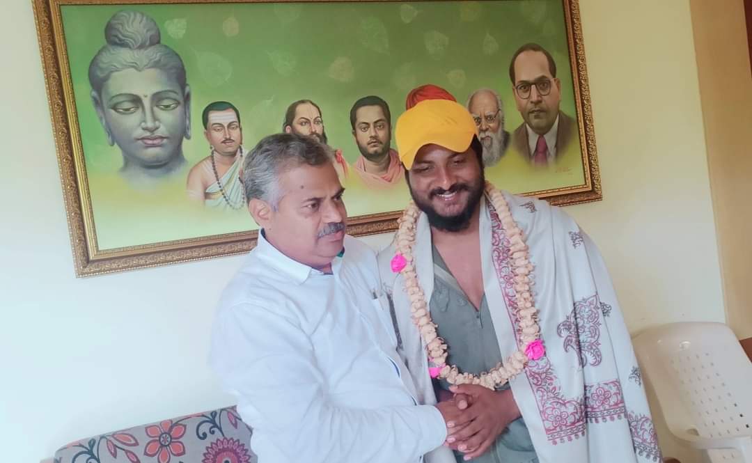 HaveriRass's tweet photo. https://t.co/uaGC2irSRN
ಧನ್ಯವಾದಗಳು #ಪಿ_ಹೆಚ್_ನೀರಲಕೇರಿ ಸರ್
#ಹಿರಿಯ_ವಕೀಲರು #ಧಾರವಾಡ
#PublicNext #UdayKalNews #NewsTimeNews https://t.co/ANyGd7Hlc3
