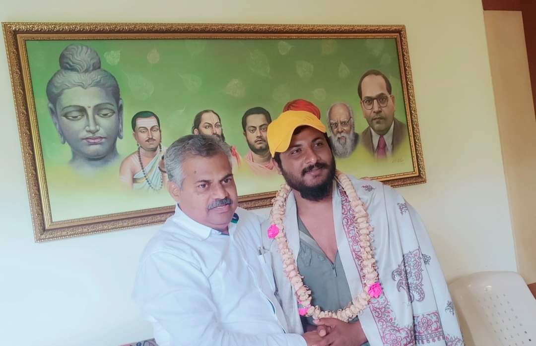 HaveriRass's tweet photo. https://t.co/uaGC2irSRN
ಧನ್ಯವಾದಗಳು #ಪಿ_ಹೆಚ್_ನೀರಲಕೇರಿ ಸರ್
#ಹಿರಿಯ_ವಕೀಲರು #ಧಾರವಾಡ
#PublicNext #UdayKalNews #NewsTimeNews https://t.co/ANyGd7Hlc3