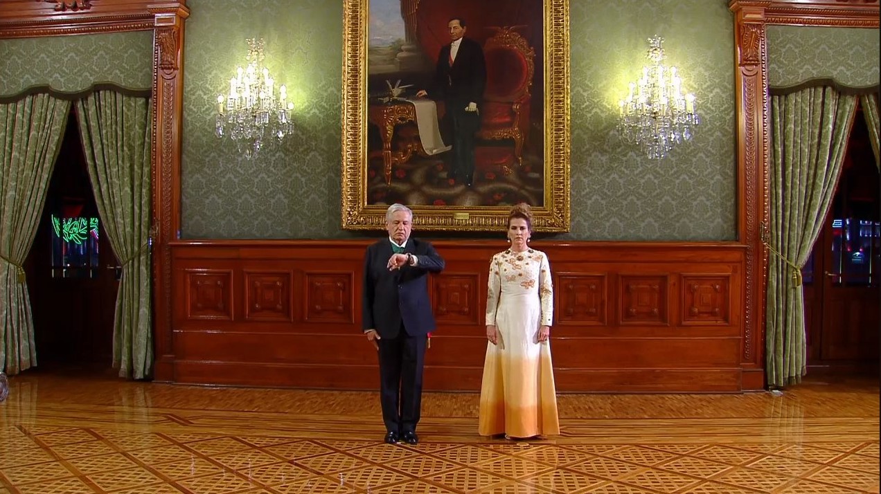 Así vistió Beatriz Gutiérrez Müller durante la ceremonia del Grito de  Independencia - Ahora Noticias