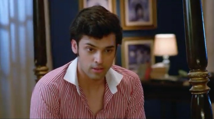 Finally he made Komo feel that he is hurt by Prerna's words by saying that "Woh Prerna toh..maine itna kuch kiya uske liye phir bhi woh chahti hai ki main sadak pe aa jaun.  #AnuragBasu facade & acting.  He played with her mind  #ParthSamthaan  #KasautiiZindagiiKay