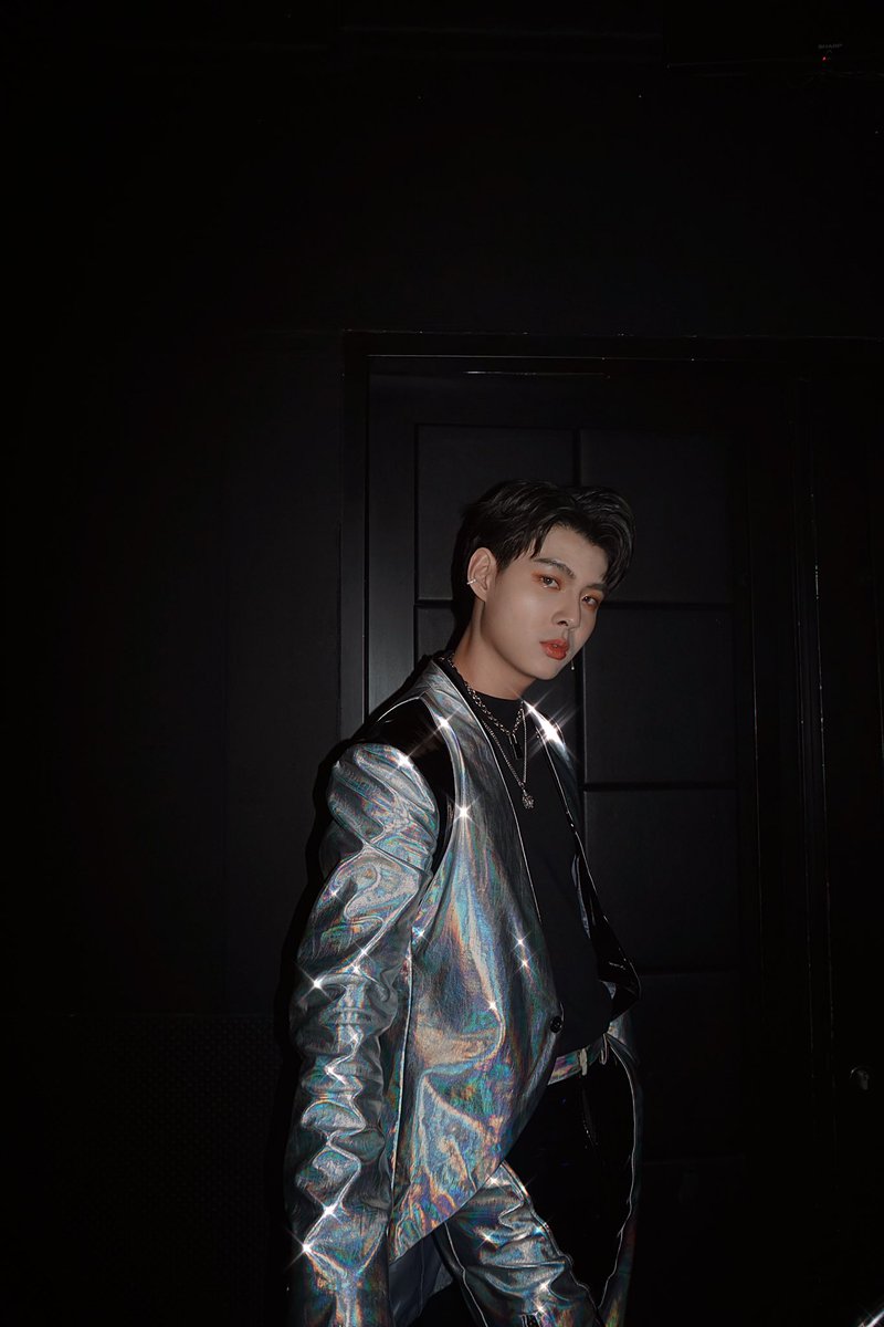 Saint_sup's tweet photo. อาการเบื้องต้นคือมีไข้ แต่… อาการทั่วไปคืออยากมีเธอ 🤒 #Saint_sup #MingEr https://t.co/eUwylLwhKv