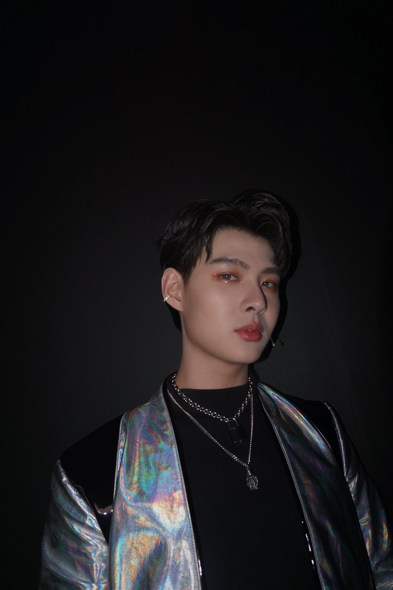Saint_sup's tweet photo. อาการเบื้องต้นคือมีไข้ แต่… อาการทั่วไปคืออยากมีเธอ 🤒 #Saint_sup #MingEr https://t.co/eUwylLwhKv