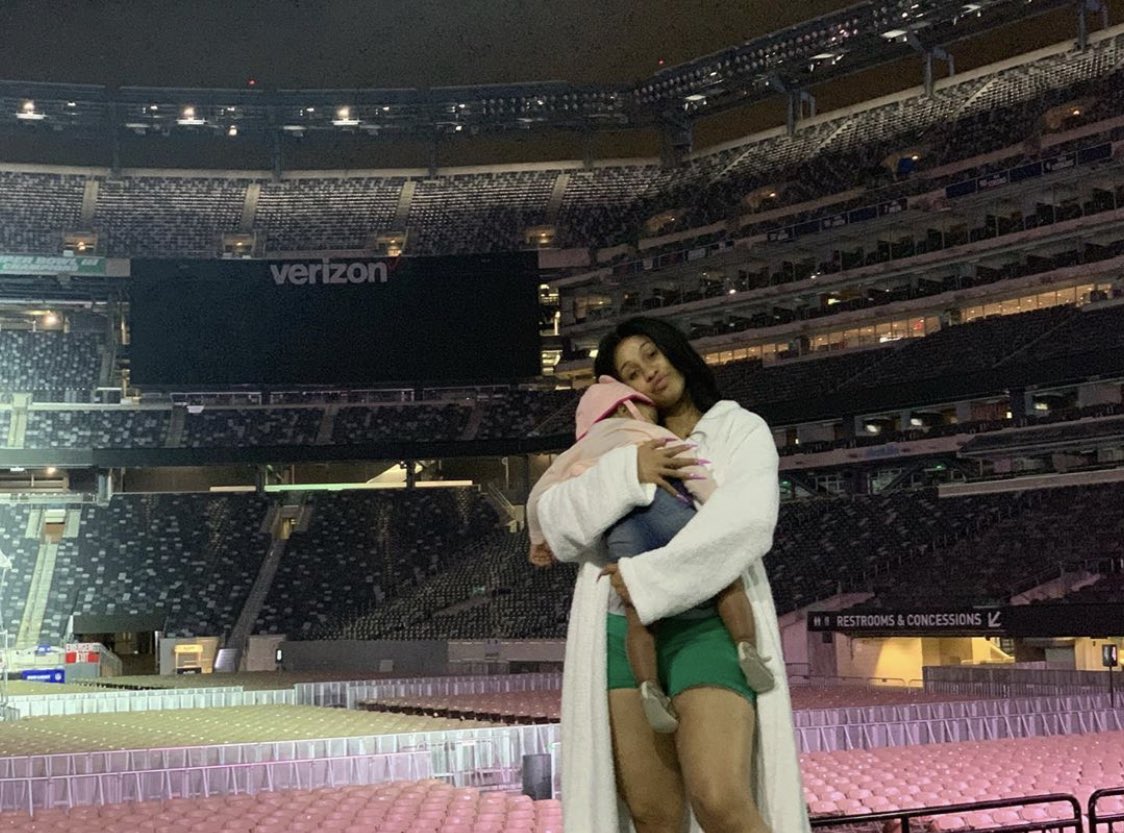 cardib_archive's tweet photo. 카디의 선택을 응원합니다
이제 남창셋 갖다 버리고 컬쳐랑 행복하게 잘 살자 https://t.co/ErW9HHhACm