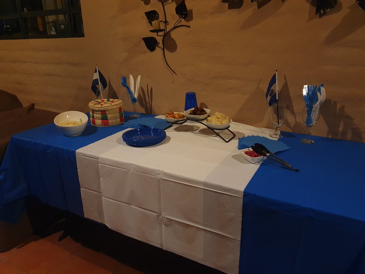 lkellerc's tweet image. Feliz 15 de septiembre. Que Dios bendiga a nuestro pulgarcito 🇸🇻🇸🇻🇸🇻
Menu: pupusas, tamal de elote, chicharrones, yuca, curtido, cebolla morada curtida... y lo mejor: compartiendo en familia y todo hecho en casa 😉😉😉🇸🇻🇸🇻🇸🇻