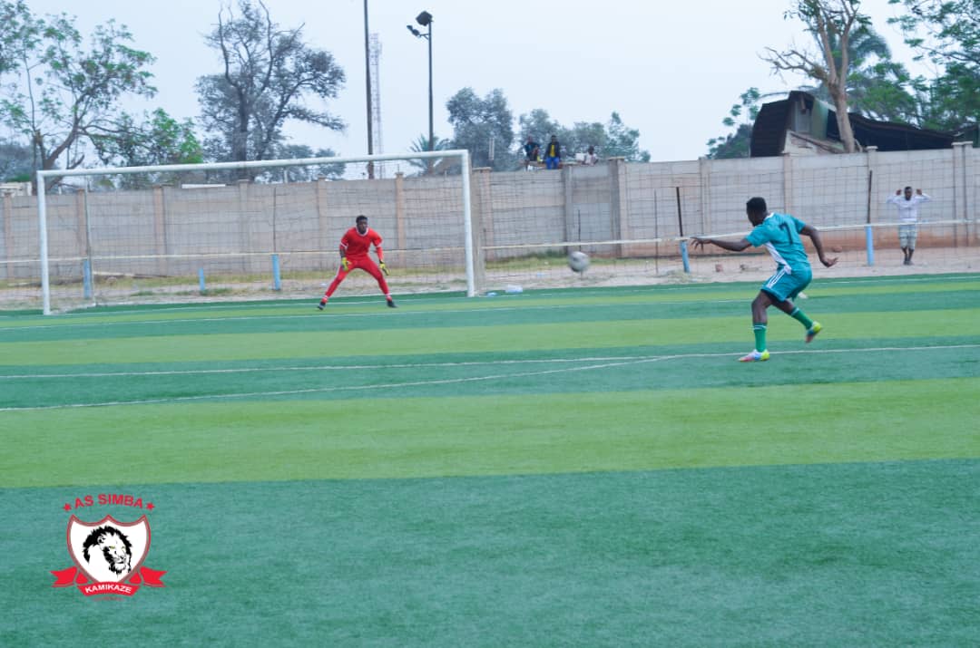AsSimbaKamikaze's tweet photo. Le travail a déjà commencé pour Mustaha, aux côtés de ses coéquipiers. Plus que quelques jours nous restent avant le début de la @vodacomligue1
Watch out, #SimbaIsBack!!!
@FootdAfrique1 @Linafoot @jomasiala4 @footrdc https://t.co/mNP6muuFE5