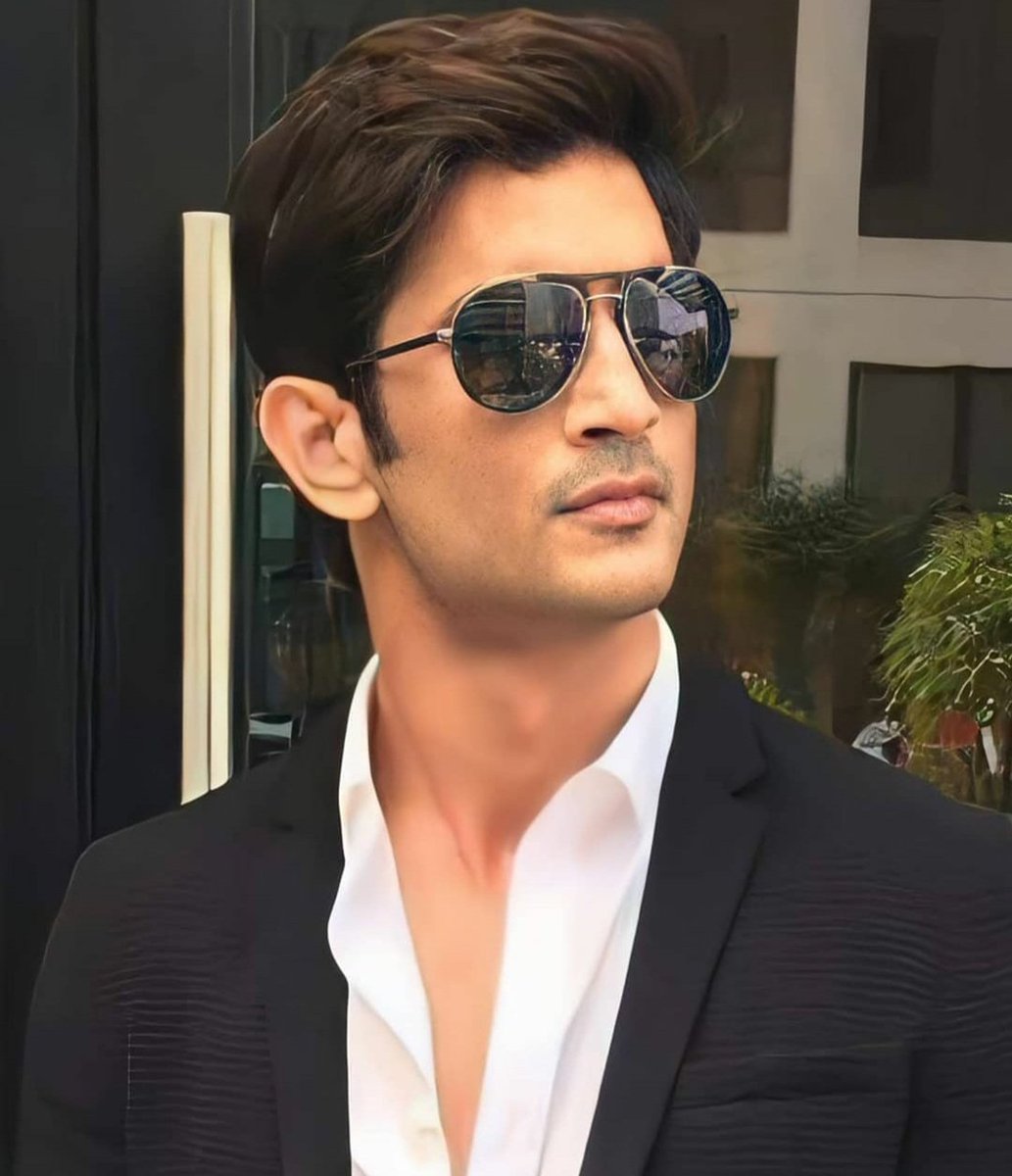 preetyy009's tweet photo. Why you were so handsome and beautiful  Sushant..why!!!
They couldn't digest your Aura..n they killed you brutally. 
I love you Sushi.💞💞💞💞💞🌺🌺🌺🌺🌺🌺🌺🌺🌺🌺🌺🌺🌺
Miss you.....
#WarriorsRoar4SSR 
#SushantSinghRajput 
@Remember2ndOct https://t.co/Vl3R7QaEWl