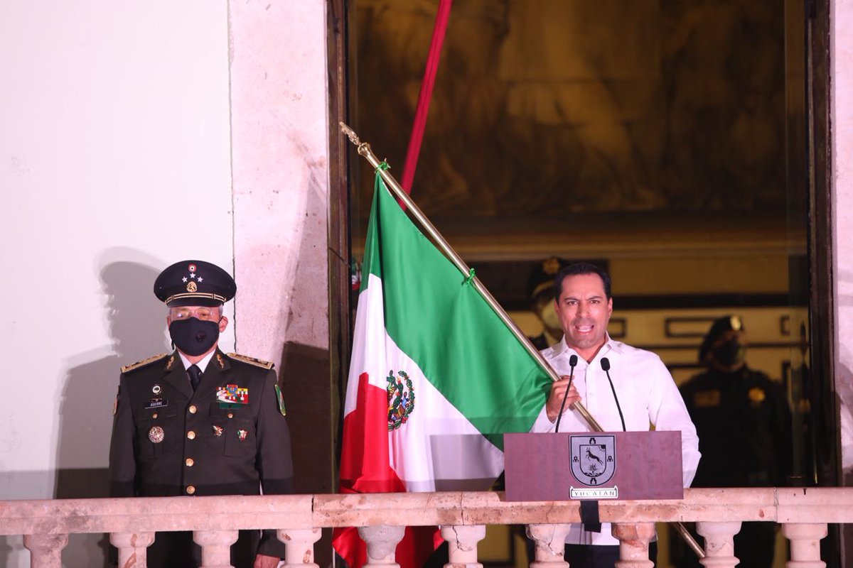 MauVila's tweet photo. Desde el balcón principal de Palacio de Gobierno, dimos el tradicional Grito de Independencia, con el que recordamos a todos los héroes que nos dieron patria y libertad. (1/2) https://t.co/pM4LQsqOz7