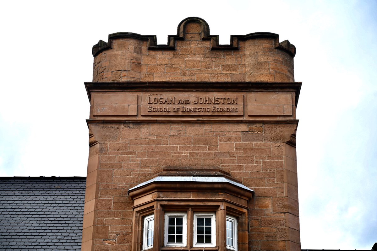 On a similar theme, further down James Street is the Logan and Johnston School of Domestic Economy (1893-1936). The beehive sculpture represents the industry of the girls within. The building is now private accommodation. 5/25