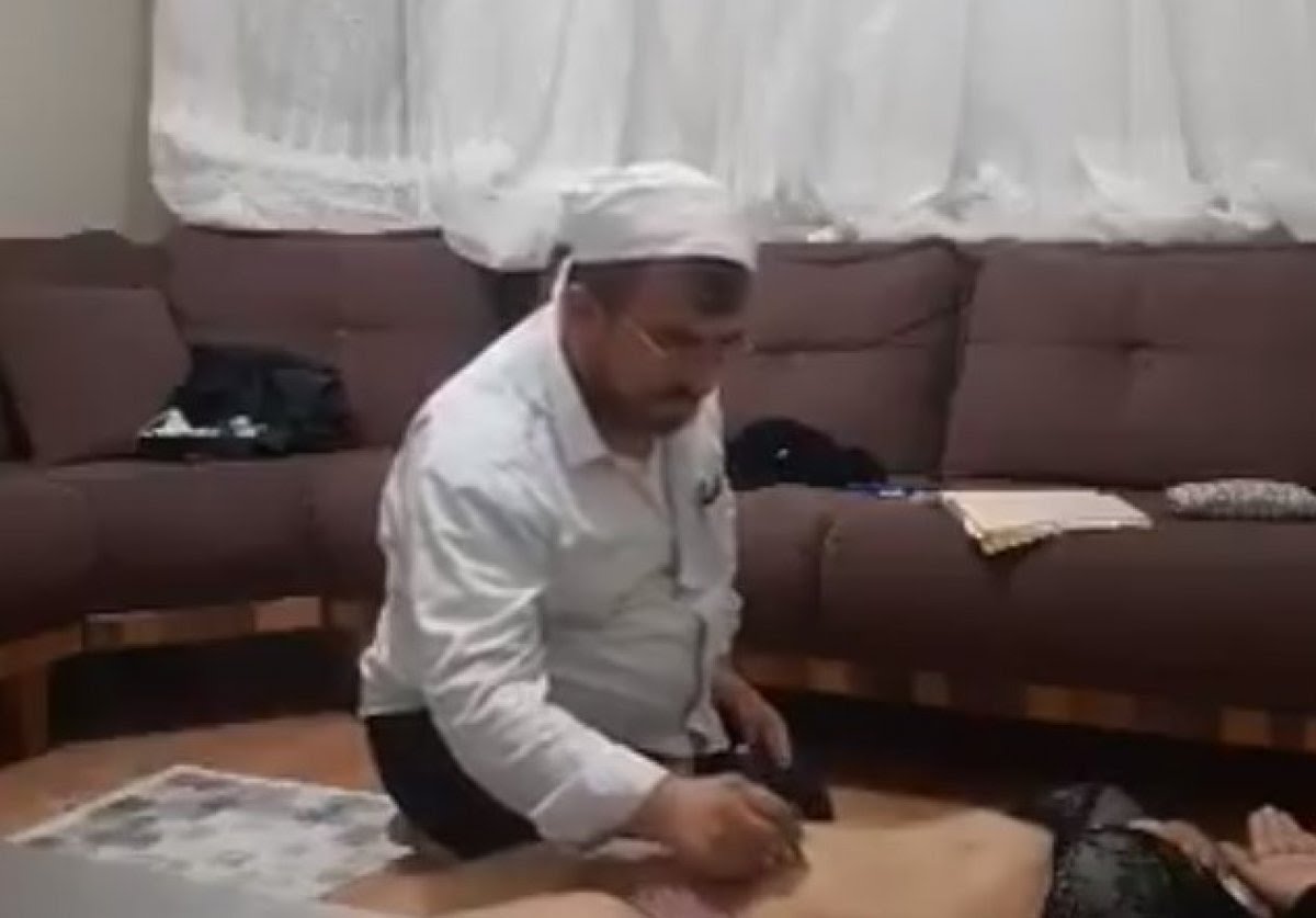 jhqwhsf_5hvlkqj's tweet photo. Bu diyanetin kadın bedenine reçete yazan Burhan Dalgalı hoca değil mi yaaa😂😂😂 hem de Tevfik Mehmet Göksu ile beraber

@tevfikgoksu https://t.co/mMBE3kIpde