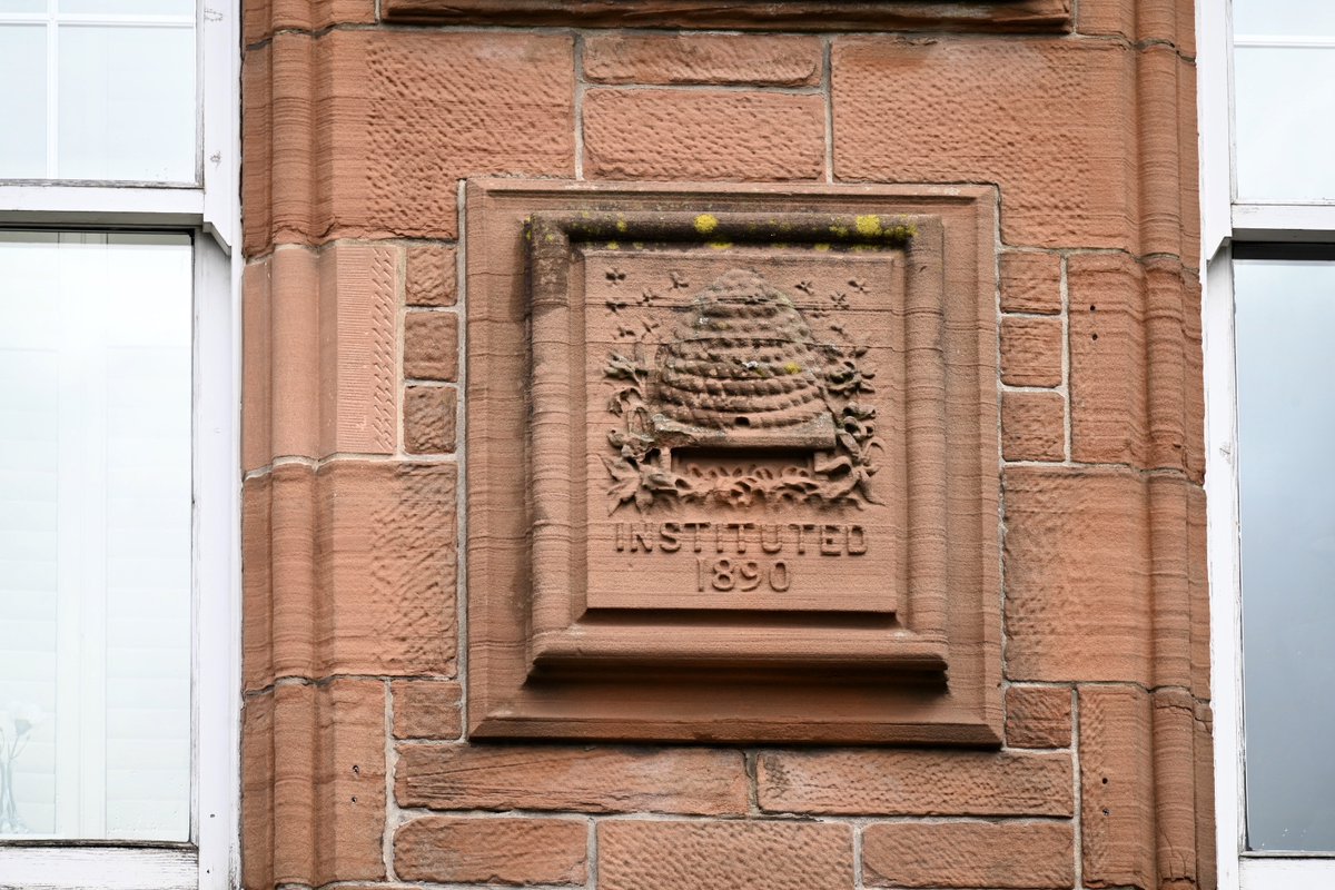 On a similar theme, further down James Street is the Logan and Johnston School of Domestic Economy (1893-1936). The beehive sculpture represents the industry of the girls within. The building is now private accommodation. 5/25