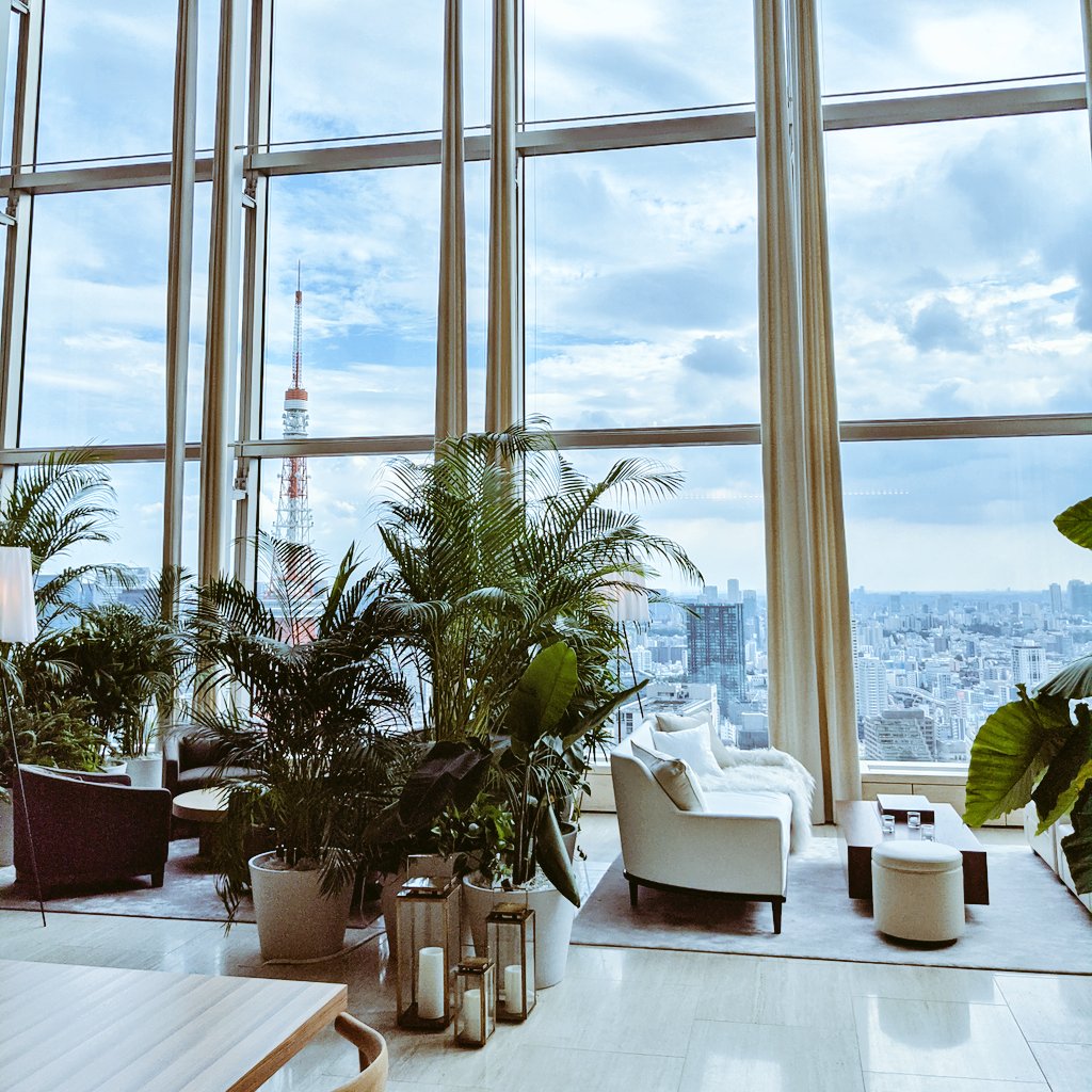 ベンじい 本日オープン デート2軒目にオススメのバーが 東京エディション虎ノ門 重厚感と高級感 そしてデザイン性が抜群で 東京タワーが綺麗に見える テラス席は来年オープンだが バーだけでも十分雰囲気を楽しめる ほぼ全ての人が行ったことない