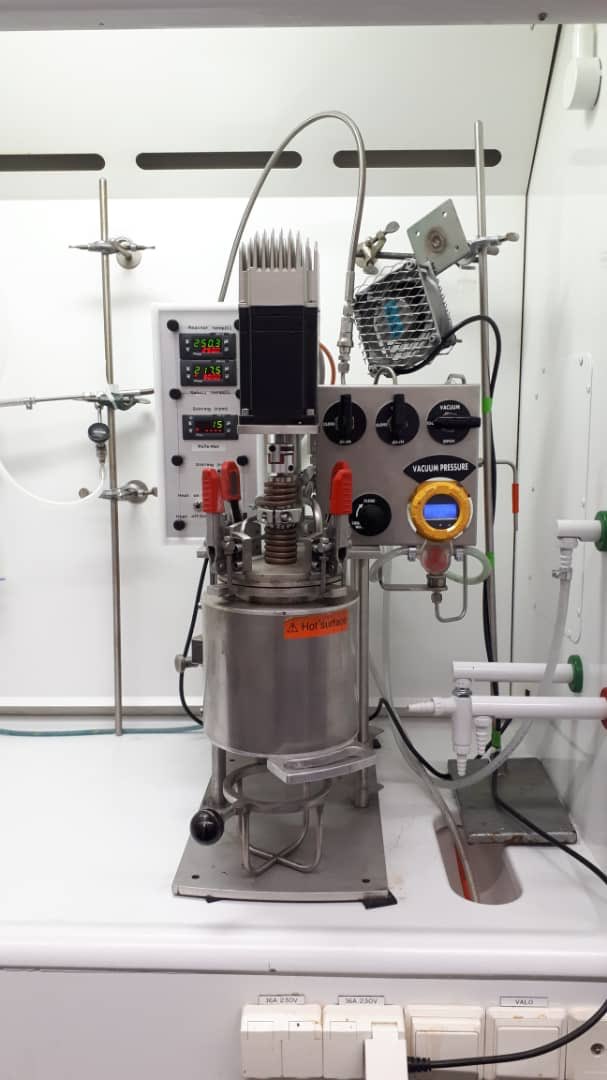 AaltoPolyTech's tweet image. Today @HBaniasadi2020 is doing synthesis of #biobased #polyamide for the @valuebiomat project in our purpose-built reactor. #valuebiomat #polymer #polymersynthesis