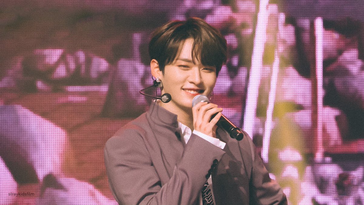 ☆ #StrayKids #LeeKnow #리노