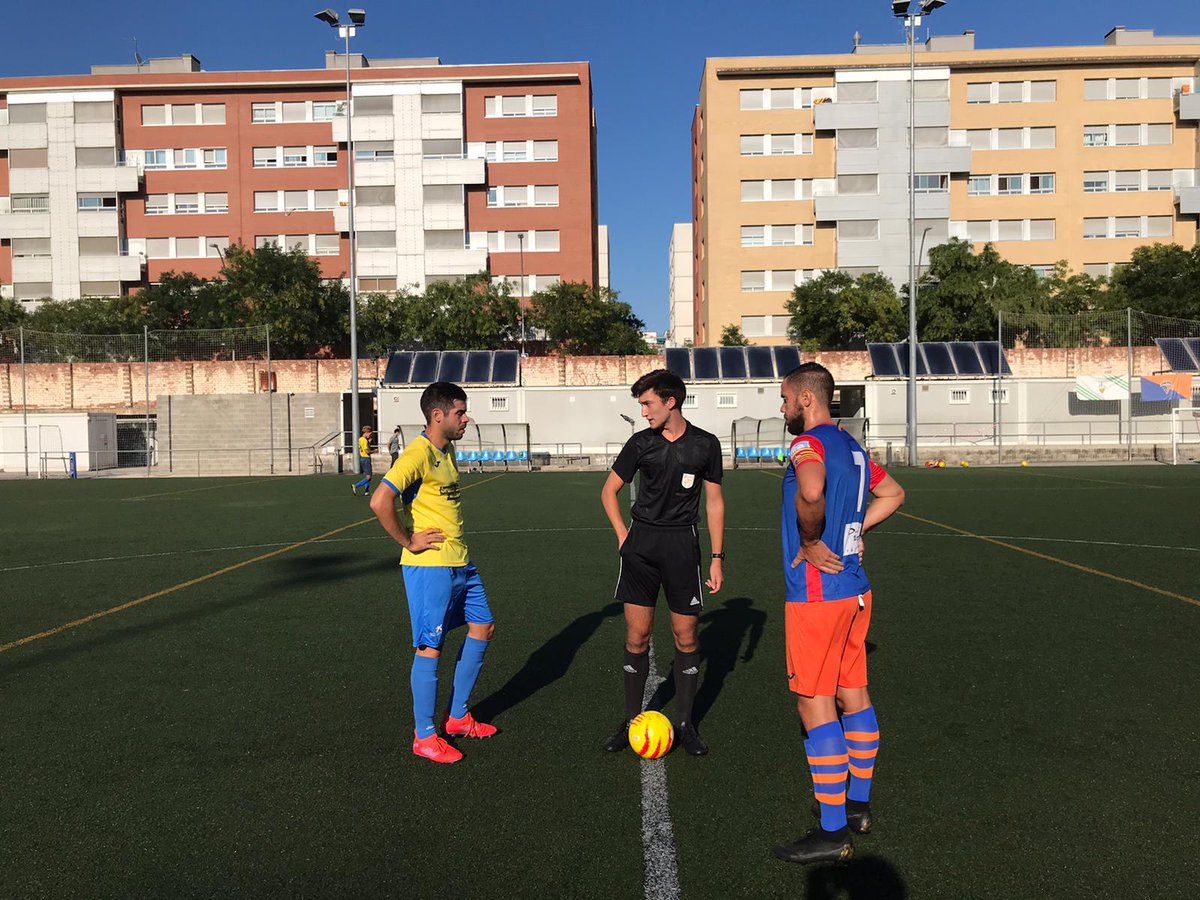 Tercer amistós de pretemporada dlvr.it/RgjfhW (via <a href="/SEMercatNou/">Mercat Nou Magòria</a>)