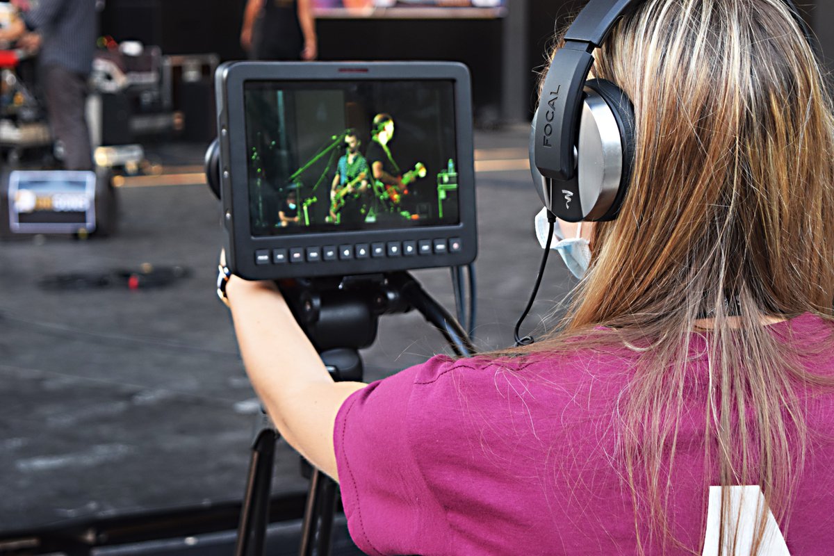 AcfaMultimedia's tweet image. Une année de plus aux côtés du Festival Arabesques ! @FArabesques 
Ensemble, nous mettons en images ce superbe rassemblement autour de la culture, de l'art du monde arabe et de l'inclusion. 😀🎥
#art #cinéma #musique #arabesques #unisons #acfa