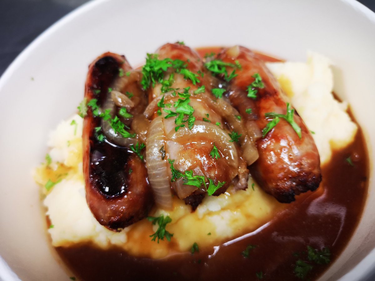 Today's Lunch Sausages and mash, onion gravy made by our lovely Martin C and his students 👌 <a href="/Debutcafe/">Debut Cafe City College Norwich</a> <a href="/norwichcollege/">City College Norwich</a>