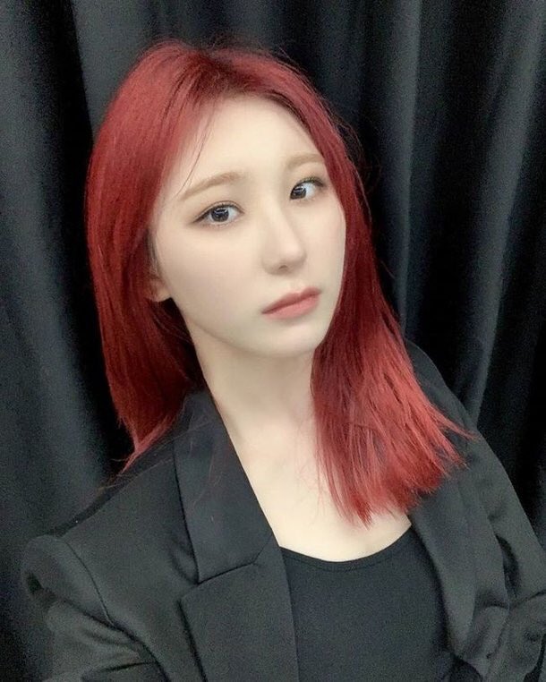 IZONEチェヨン 、赤髪＋オフショルダーでセクシー美大放出 #IZONE