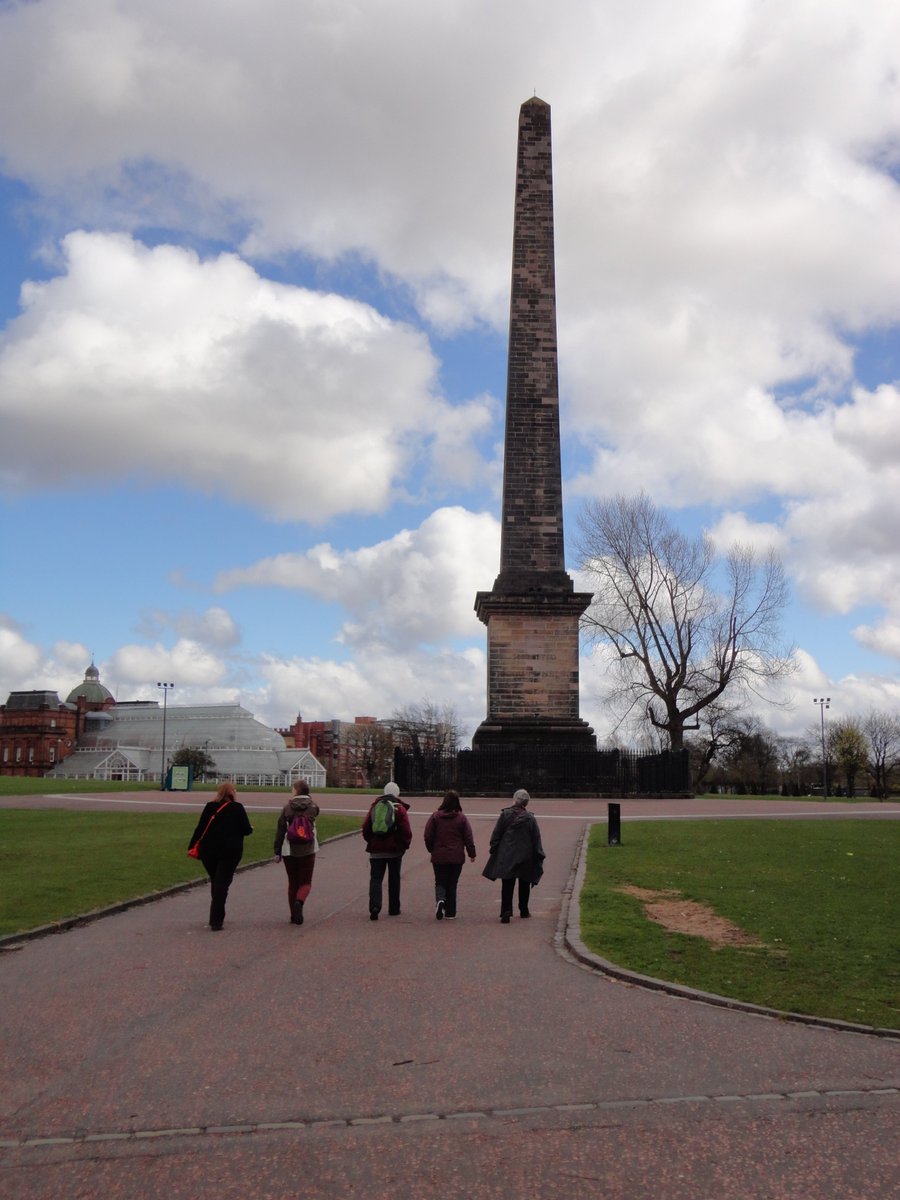 This is Nelson's Column in the centre of Glasgow Green. Generations of women have rallied on the Green including Suffragettes, women from the Singer factory who went on strike in 1911, and in WW1 the Women's Peace Crusade which mustered 14,000 demonstrators in 1917. 10/25