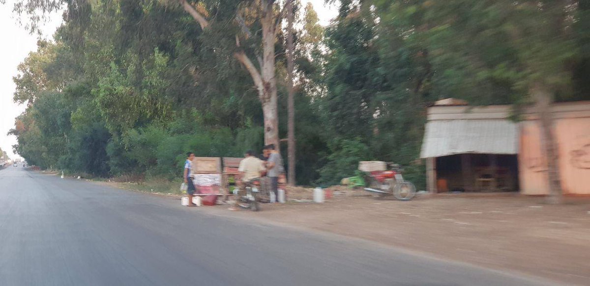 Hobster_k's tweet photo. While the fuel crisis is getting worse at the fuel stations. Fuel in the black market is rising due to smuggling. https://t.co/mU72pfVuD6