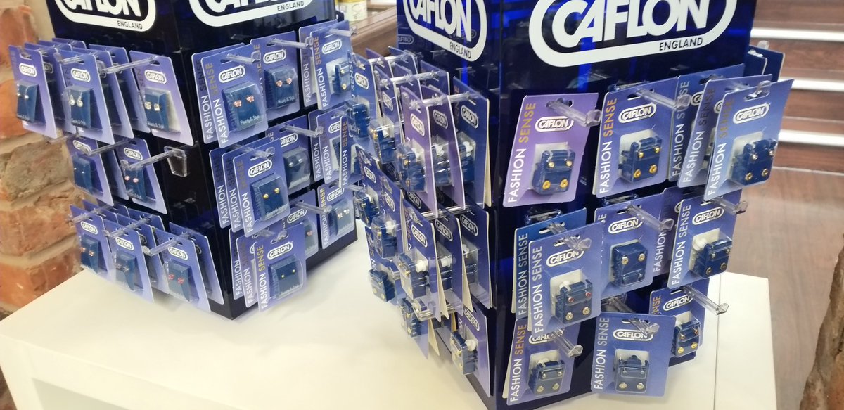 Professional Ear Piercing at Madison Spa✨
We have a large selection of gorgeous, high quality studs to choose from. Take home care lotion is also included in the price.
We pierce ear lobes only from age eight.
Price is £22

To book please ☎️ 01270 625218
#earpiercing #caflon