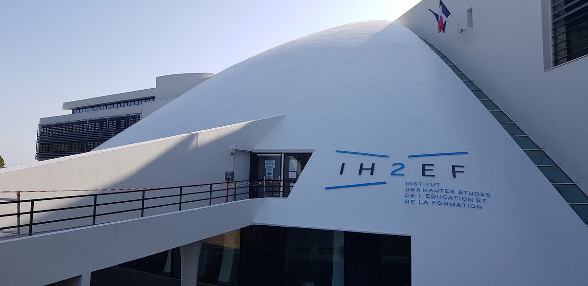 sache_martine's tweet photo. Ravie de rencontrer à l'@Ih2ef les #inspecteurs de la promotion #jeanperrin 👨🏾‍🎓👩🏼‍🎓. 
➡ Accompagner la prise de fonction #evs
➡ Appréhender le territoire, les #eple
➡ Construire son #leadership
Et le tout avec le #sourire sous le masque 😷
#expertsassocies #intelligencecollective https://t.co/HDxSfWFwyF