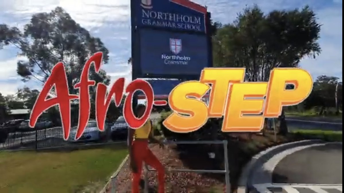 A little flashback from earlier this term when our @northholm Y10s were joined by <a href="/SheronSultan/">Afro Step</a> for some #AfroStep. Their movement comps are coming along nicely! Stick fighting, cha cha, sports aerobics - SO much fun to teach! #pdhpe🕺💃🏻 check it out 👉 youtu.be/d74iTkrpAJM
