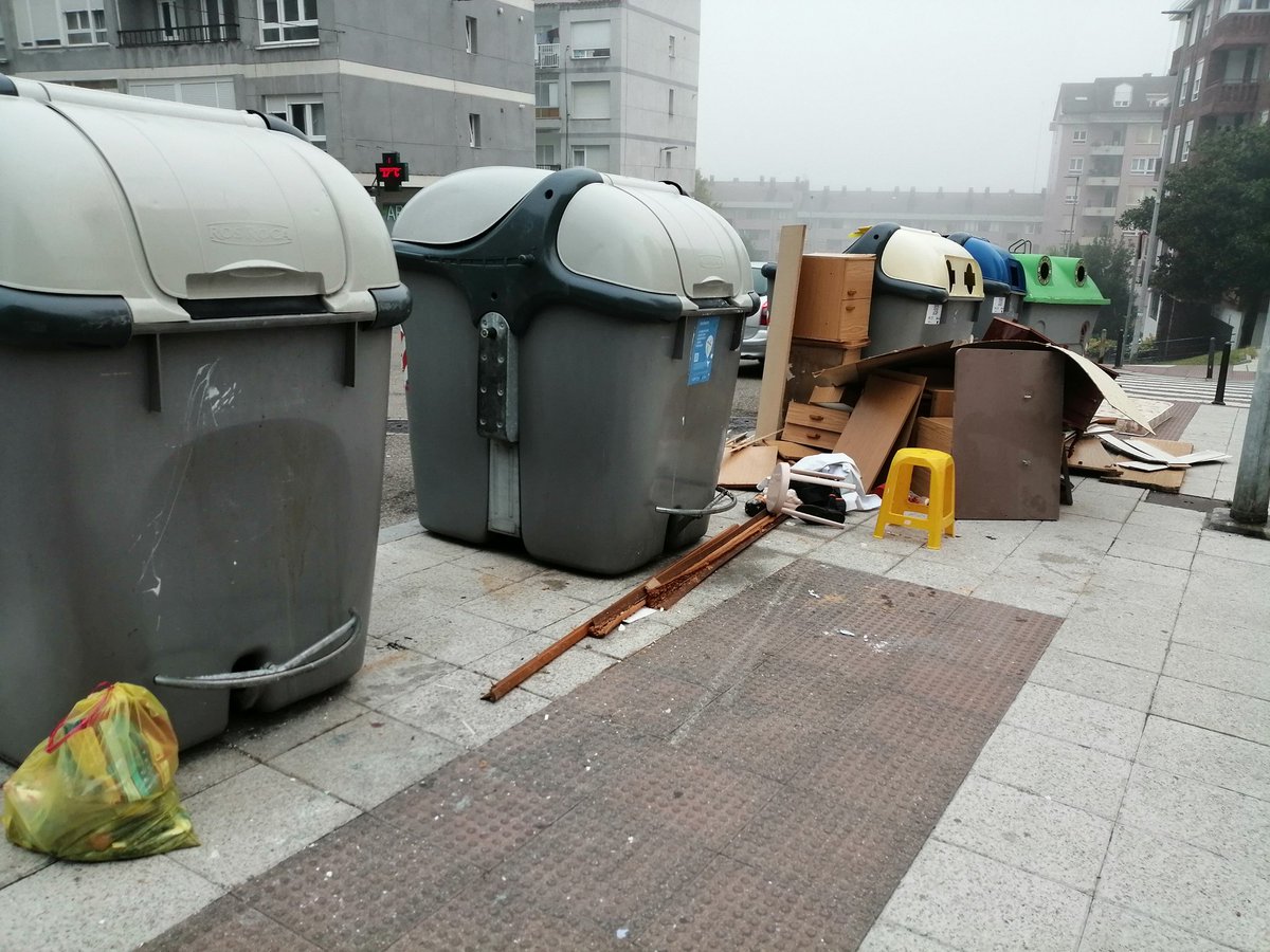 SDRVivaYLimpia's tweet photo. Madre mía la #SmartShitty @gemaigual @mrojocalderon #Santandersucio #SantanderCiudad #santanderapunto https://t.co/AsFKhVZh6c